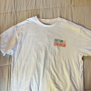 Rhythm tee. XL. Comfy cotton material. Stain and rip free